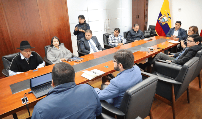 Prefecto Caizabanda impulsa energía renovable en la provincia