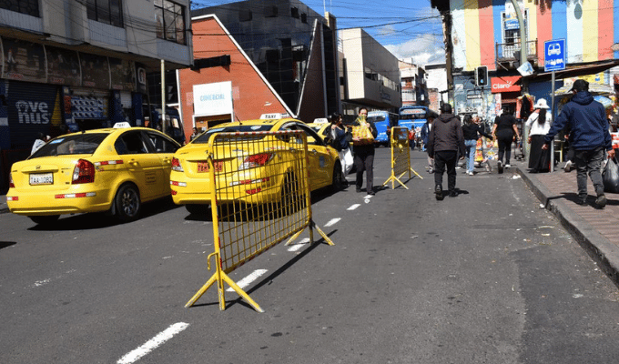 ¡Alerta en Ambato! Operativos intensifican enfrentamientos ciudadanos