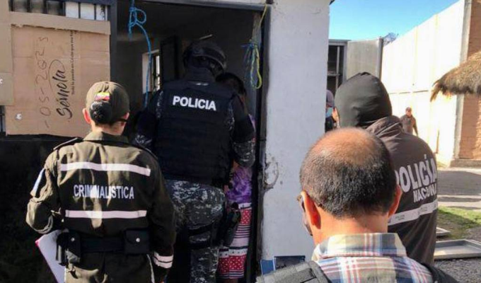 ¡Horror en Chimborazo! Hallan a tres reclusos ahorcados