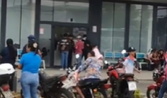 Hombre asesinado a tiros dentro del hospital del IESS en Manta