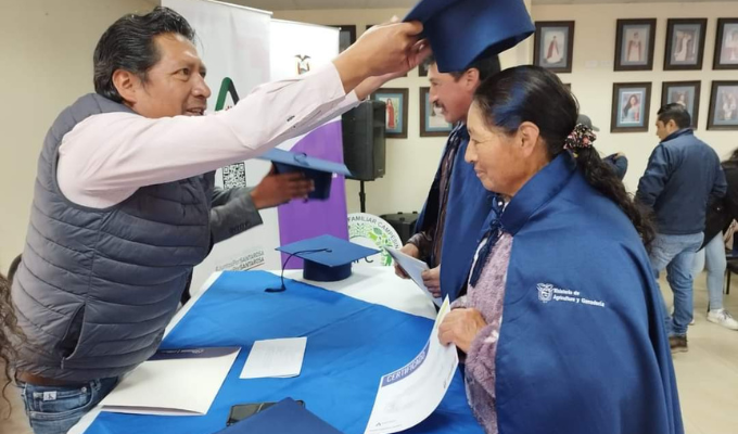 ¡110 productores de Tungurahua se gradúan en agroecología!