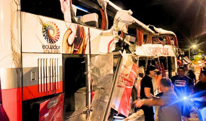 Siniestro mortal en Manabí: Bus se volca en Tosagua dejando víctimas