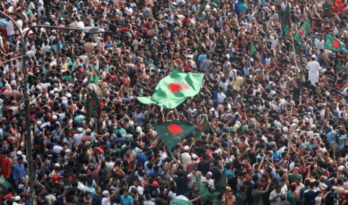 ¡Bangladesh en Caos! ¡Estudiantes Forzan Renuncia de Hasina!