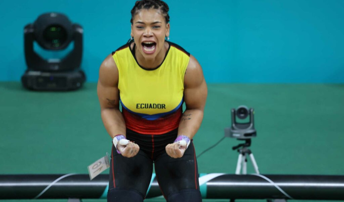 Angie Palacios se corona con bronce en levantamiento de pesas