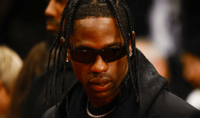 ¡Libre! Travis Scott sale de la cárcel tras 36 horas en París