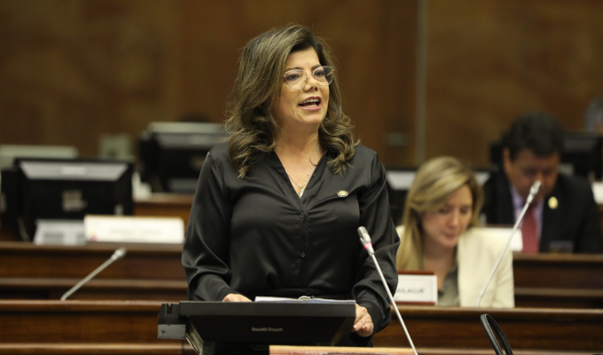 El PSC pierde otra asambleísta en vísperas del juicio político