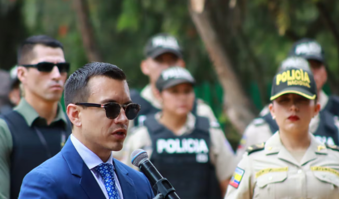 Presidente Noboa acusó a la Vicepresidenta de querer derrocarlo