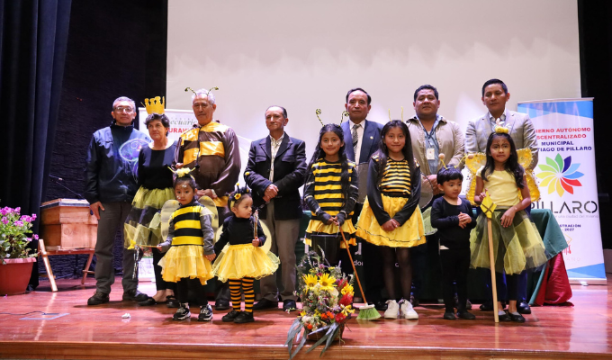 ¡Graduación dulce! 20 apicultores se certifican en Píllaro