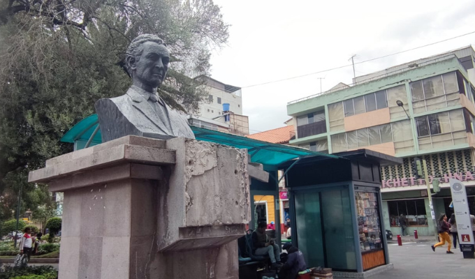 ¡Patrimonio bajo ataque! Monumento a Juan Montalvo sufre daños