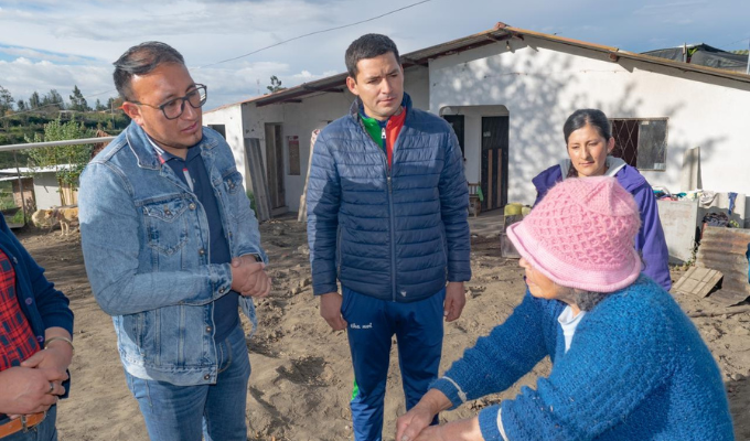Día del Abuelo: Alcalde de Mocha lidera entrega de kits de alimentos