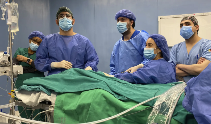 Milagro médico en Quito: Bebé de 19 días salvado por cirugía