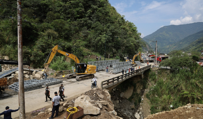 Puentes Bailey en Río Blanco: ¡Conexión vital para Ulba!