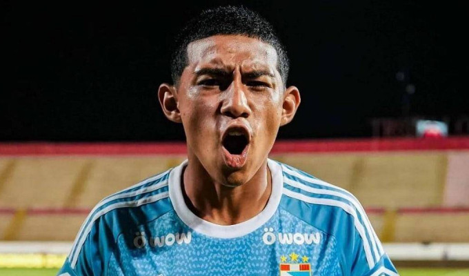 ¡A sus 16 años! Maxloren Castro es convocado a la selección de Perú