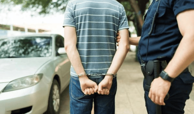 ¡Horror en Guayaquil! Adolescente aprehendido por matar a su familia