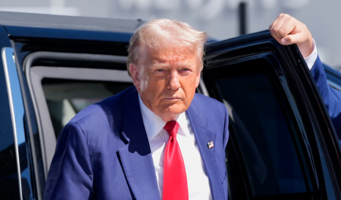 ¡Intento de asesinato! Trump se salva tras disparos en Florida
