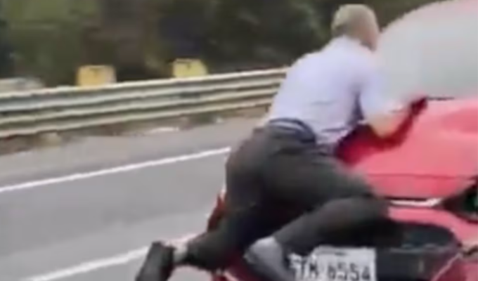 "¡Cáiganle con todo!" Alcalde exige captura de conductor en fuga