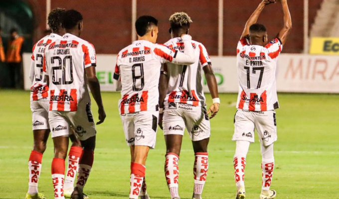 ¡Goleada! Técnico Universitario aplasta 3-0 a Libertad FC