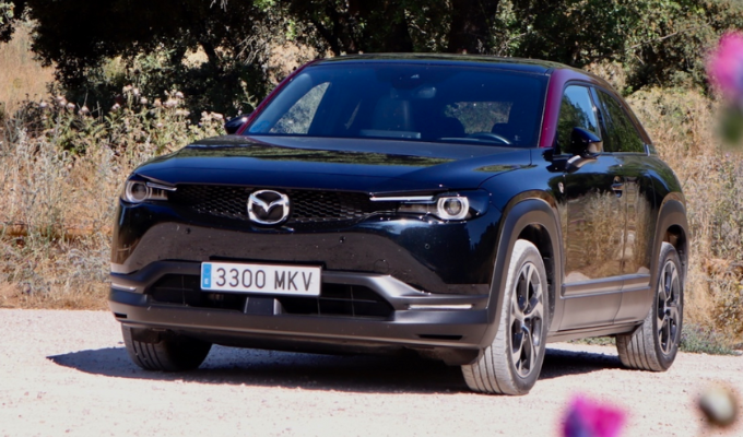 ¡El Mazda MX-30 E-REV, el híbrido que rompe moldes!