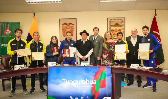 Deportistas de Tungurahua reciben reconocimiento por su esfuerzo