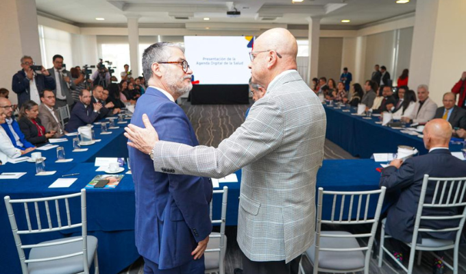 ¡Adiós a los papeles! Llega la Transformación Digital Salud 2023-2027