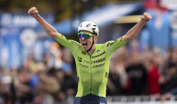¡Tadej Pogačar, campeón mundial de ciclismo en Zúrich 2024!