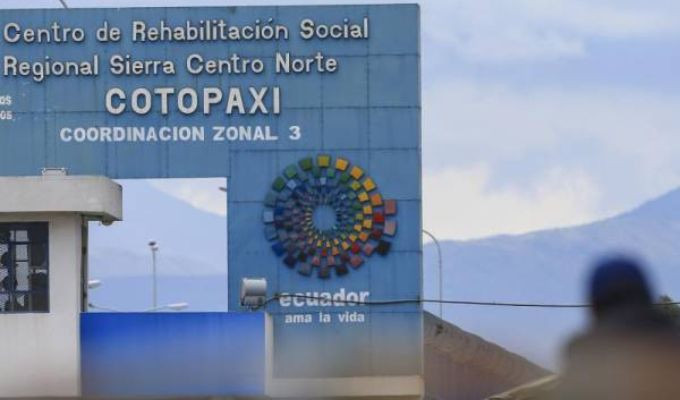 Agentes retenidos y traslado de peligrosos criminales "La Roca"