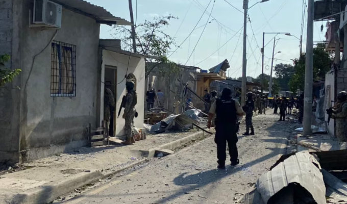 ¡Terror en El Oro! Atentado deja heridos y viviendas destruidas