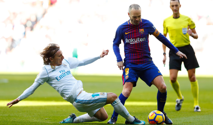Fanáticos enfurecidos por comunicado del Real Madrid sobre Iniesta