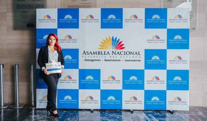 Cuencana Titi Llerena es reconocida por la Asamblea Nacional