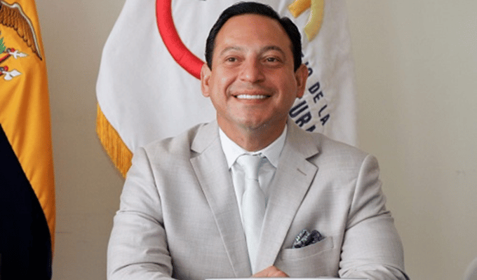 Xavier Muñoz cumple sentencia y ofrece disculpas públicas