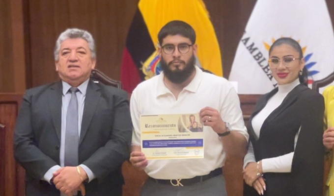 Barbero ambateño recibe reconocimiento nacional en Quito
