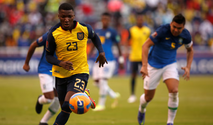 ¡Baja sensible para Ecuador! Moisés Caicedo fuera ante Bolivia