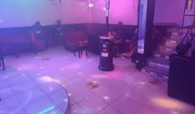 ¡Clausuran 10 nightclubs clandestinos en Quito este 2024!