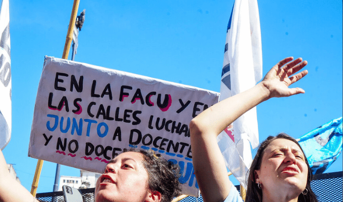 Protestas en la calle: Milei veta ley de financiamiento universitario