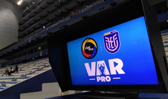 ¡Escándalo! Orense vs Libertad sin VAR en juego clave