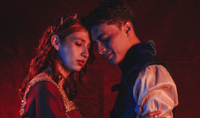 ¡Romeo y Julieta llegan a Ambato con talento local!