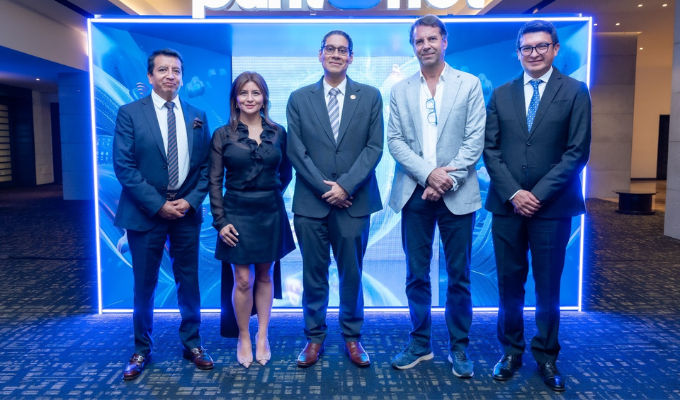 Empresas se alistan para el futuro con IA en el Summit 2024