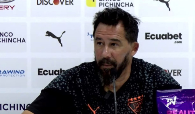 ¡Pablo Sánchez estalla contra los árbitros!
