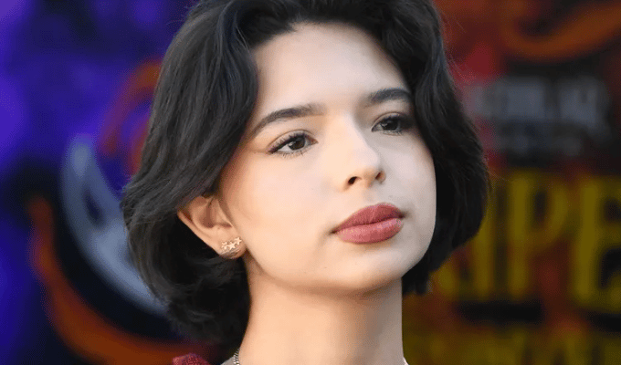 ¡Ángela Aguilar en la Filarmónica y en medio del escándalo!