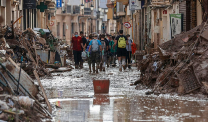 ¡Ecuatoriano fallece en Valencia por tormenta DANA!