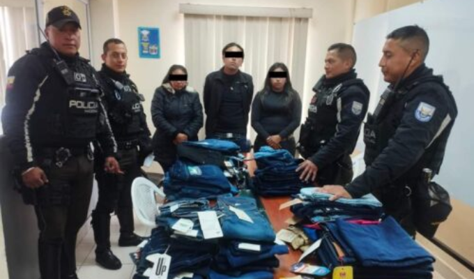Cae trío de ladrones de jeans en Pelileo: ¡No más pantalones robados!