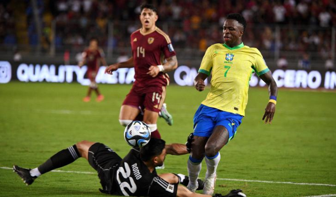 Golazo de Raphinha y Segovia: ¡Brasil y Venezuela Empatan!