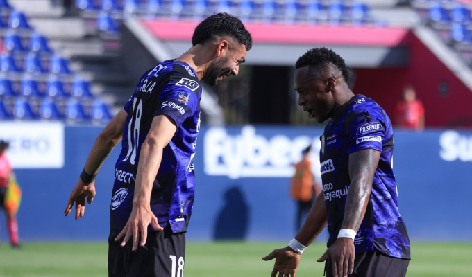Los Rayados sueñan con la fase 2 tras humillar al Macará