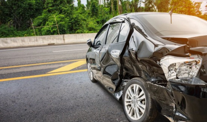 Ambato: accidente en la avenida Indoamérica deja tres heridos
