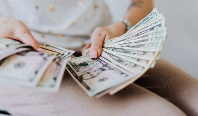 FUT propone aumento de $104 al salario básico para 2025