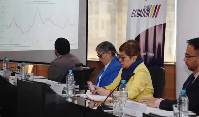 FUT y empleadores no logran acuerdo sobre el salario básico 2025