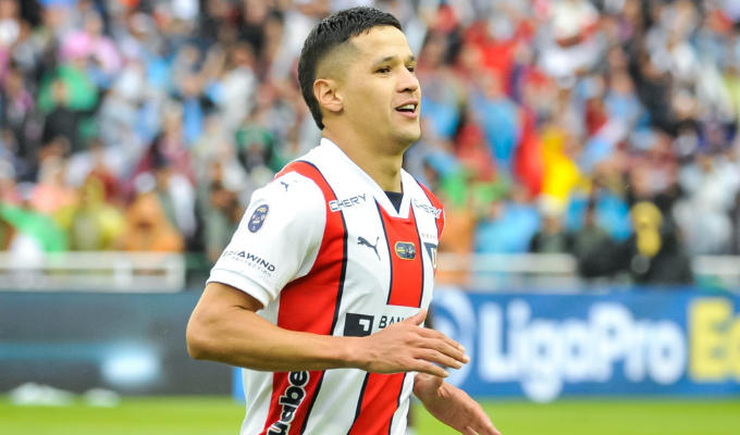 🔥 ¿Alex Arce se queda o se va? Liga negocia su futuro ⚽