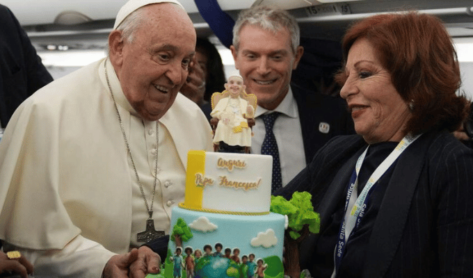 El Papa mantuvo compromisos en su día especial de 88 años
