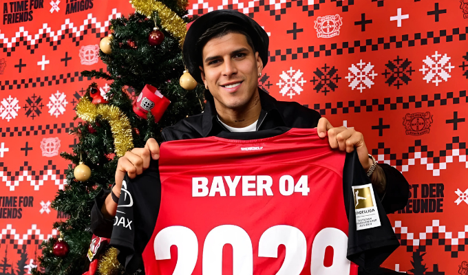 Piero Hincapié renovó contrato con Bayer Leverkusen hasta 2029.