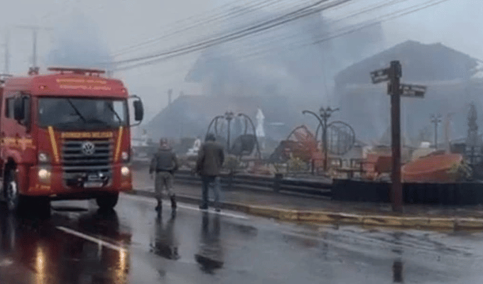 Tragedia en Brasil: avioneta impactó en zona urbana de Gramado